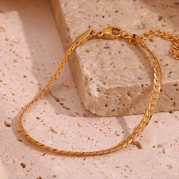 NEW 18K GOLD CUBAN CHAIN BRACELET, NICE BRACELET, CUTE BRACELET - Picture 3 of 7